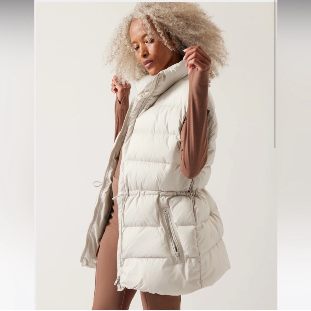 NWT Athleta Cascade Down Vest. Size M. Color Albion Grey.
